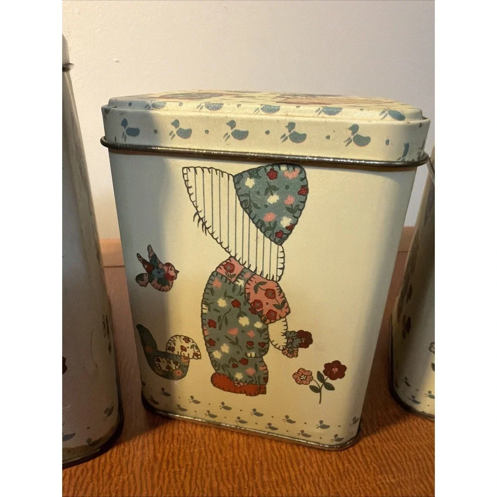 Vtg Set Of 3 Nesting Tins Holly Hobbie Style Floral Patchwork 1980's